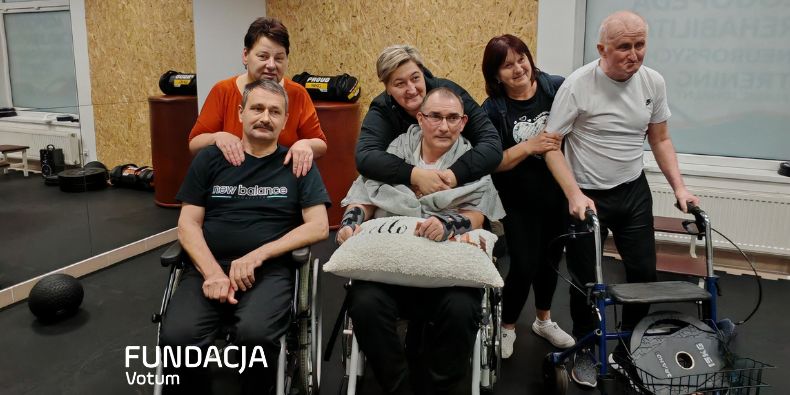 podopieczni fundacji podczas terapii w ośrodku PCRF w Tarnowie